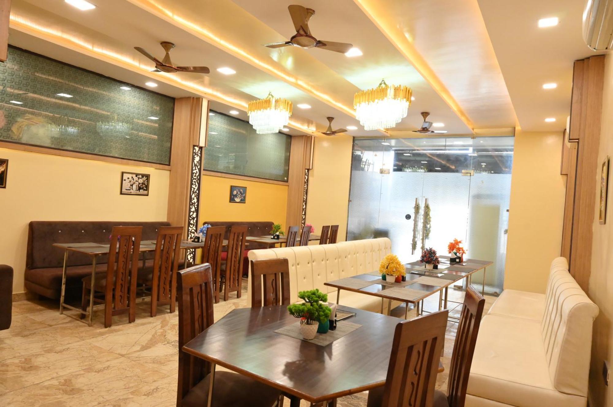 Hotel Riddhi Regency Lucknow Exterior foto